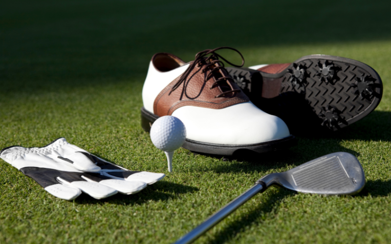 Read more about the article Step Up Your Game: The Top 5 Golf Shoes for Maximum Performance